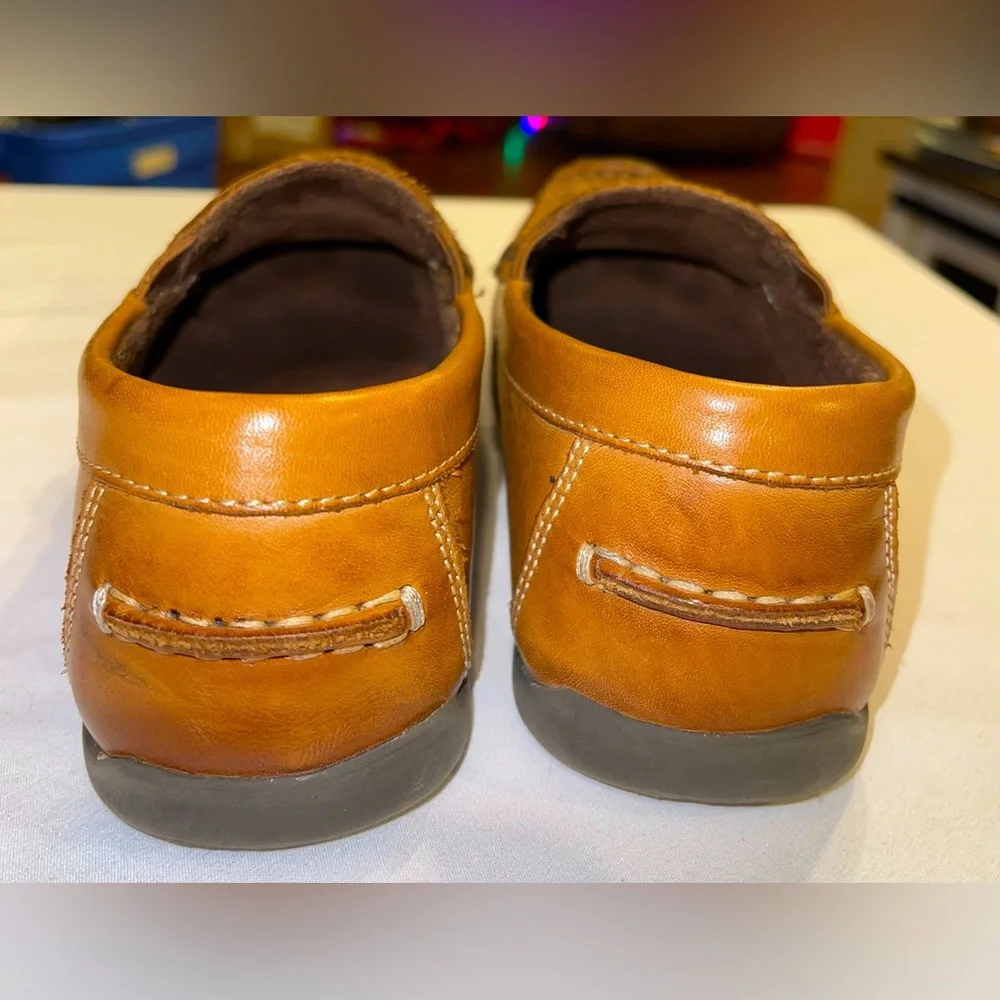 Florsheim kids 2M Boys brown leather slip on loafer memory foam